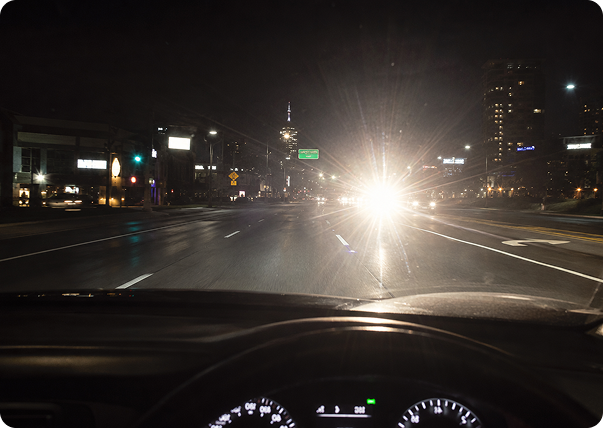 Night driving with glare from headlights